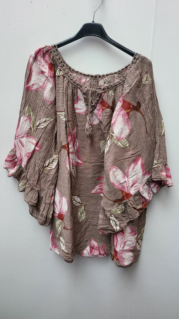 PATTERNED GYPSY TOP